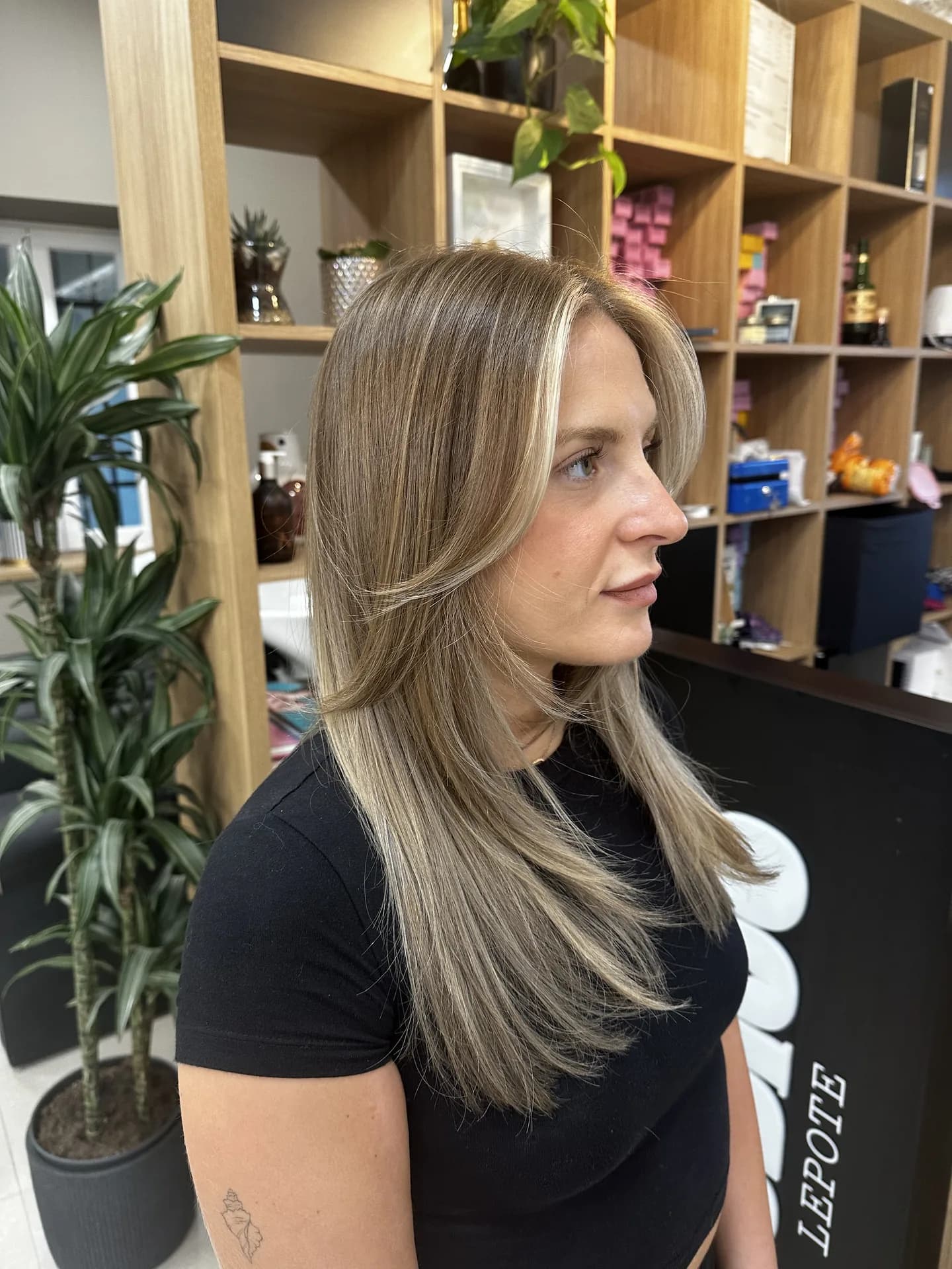 Naomi - Balayage z money piece Piran - Studio 100