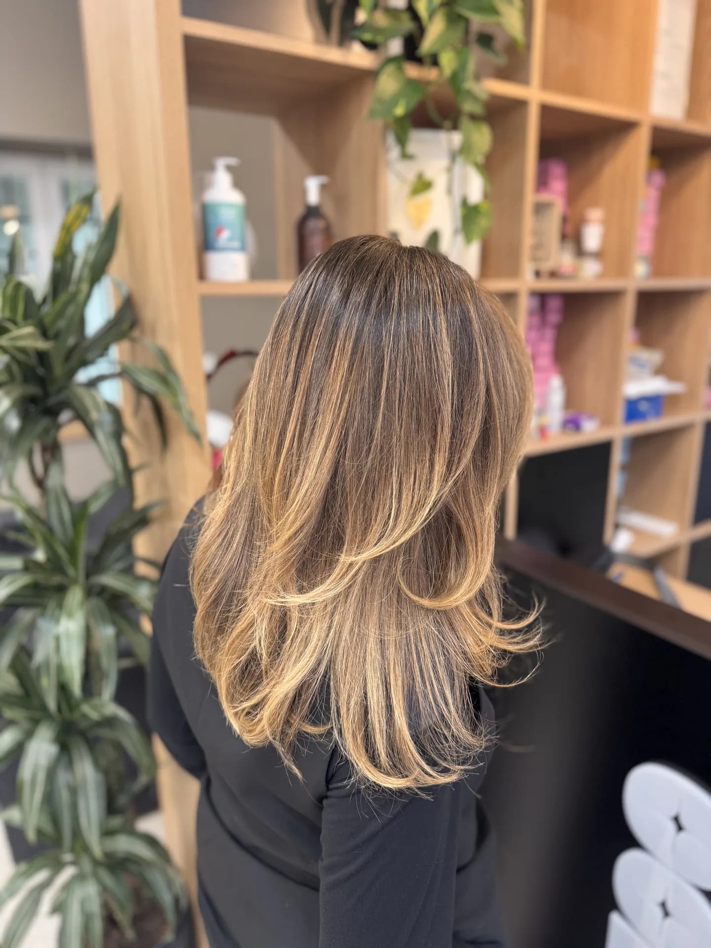 Una - Specialistka za prostoročni balayage Koper Obala - Studio 100